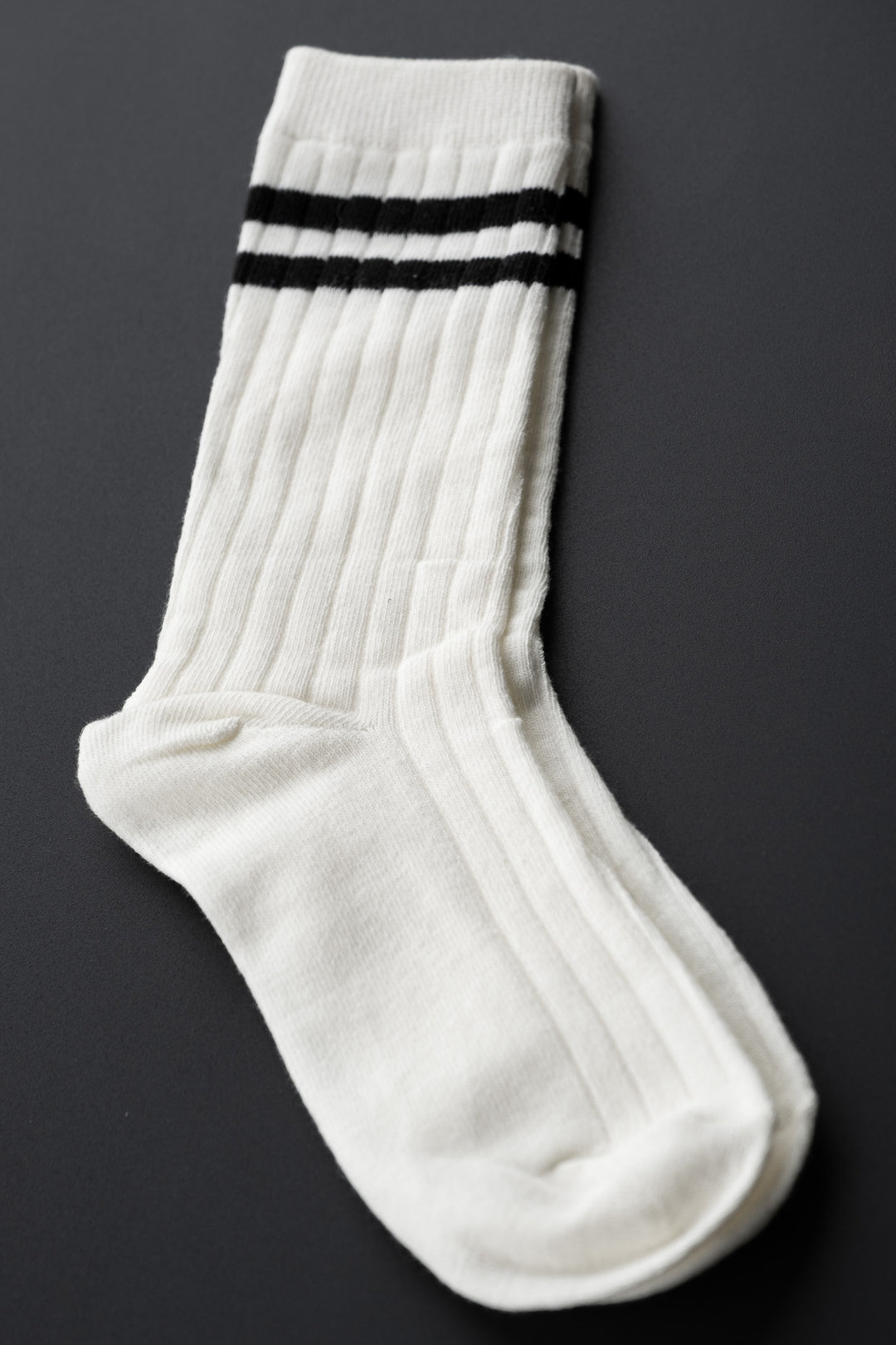 BLACK STRIPED OLYMPUS SOCKS