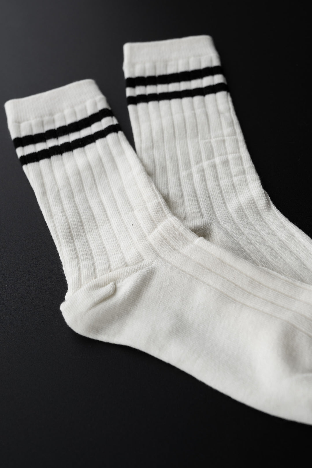 BLACK STRIPED OLYMPUS SOCKS