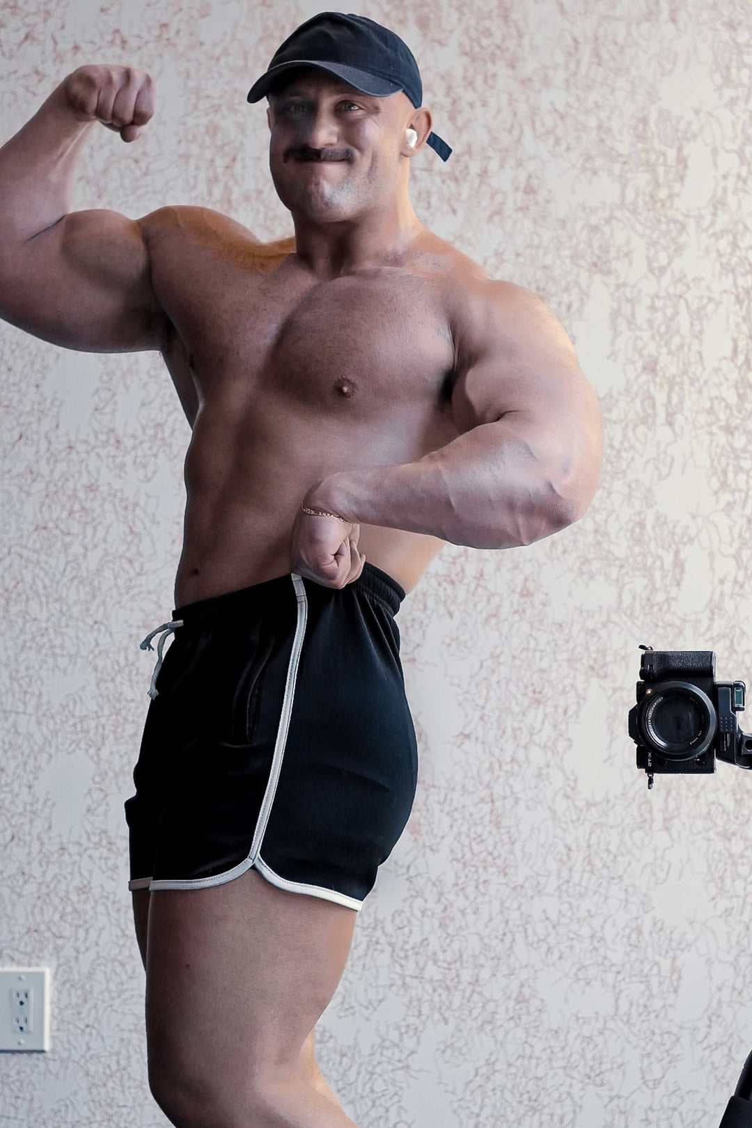 BLACK STRIPED OLD SCHOOL GYM SHORTS